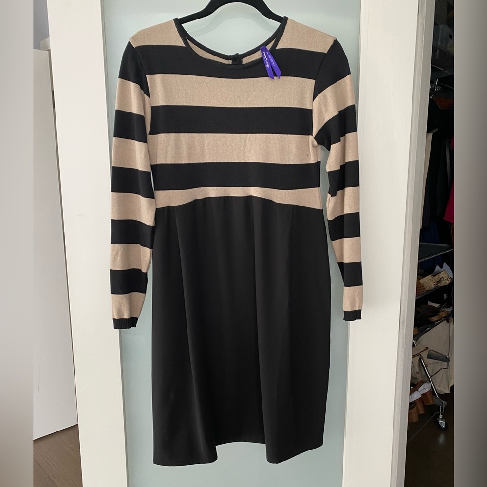 Seraphine size 4 knee length maternity dress with button styling on back.